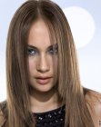 Cheveux en dessous des &eacute;paules