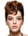 cheveux relev�s