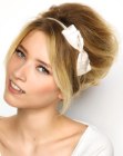 cheveux relev�s