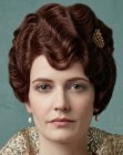 &Eacute;l&eacute;gante coiffure relev&eacute;e de 1914