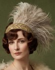 Chignon vintage orn&eacute; de plumes