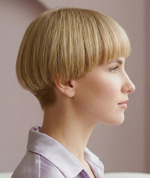 Coupe au bol blonde, audacieuse et tendance