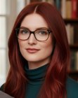 Rousse avec cheveux longs et ondulés