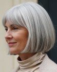 Carré au niveau du menton pour cheveux gris