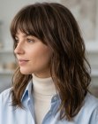 Cheveux longs, au-del&agrave; des &eacute;paules