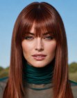Cheveux longs associ&eacute;s &agrave; un col roul&eacute;