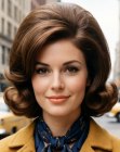 Coiffure bouffant, ann&eacute;es 1960