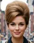 Chignon ruche ann&eacute;es 1960