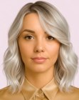 Coiffure mi-longue blonde